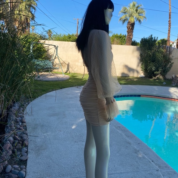 Fun, kinky wear on a dinner date - Picture 2 of 4